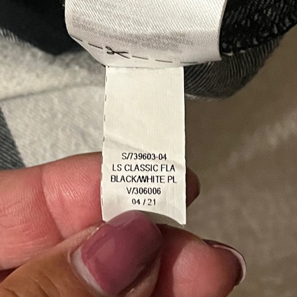 Old Navy Plaid Black & White Checked Button Up Shirt Size Medium - Picture 6 of 6